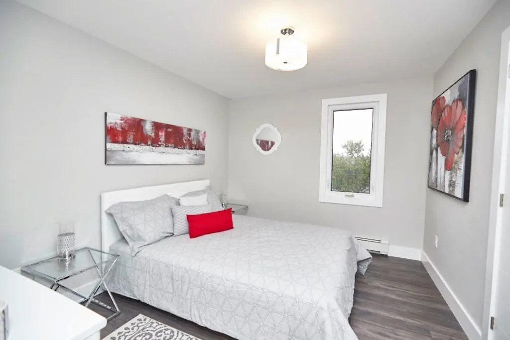 Clifton Hill Hideaway 3A - Two Bedroom Condo Niagara Falls