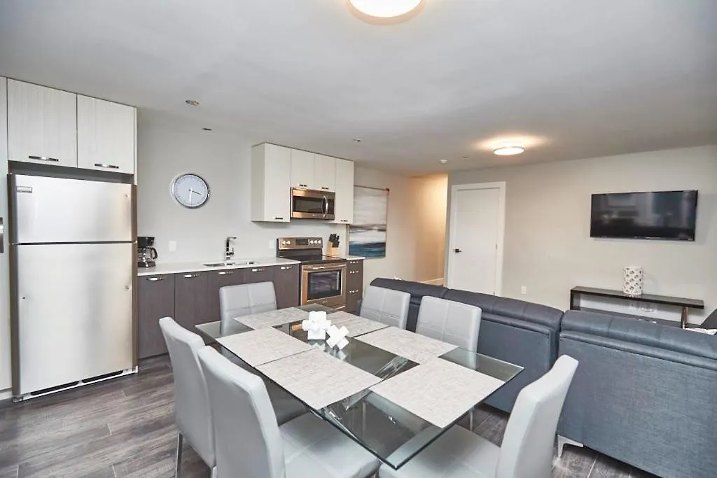 Clifton Hill Hideaway 3A - Two Bedroom Condo Niagara Falls 0*,  Canada